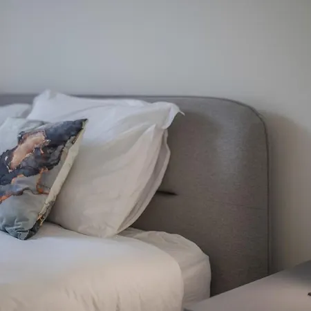 Apartment Aliados Living