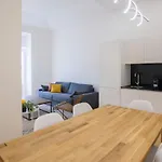Apartment Aliados Living
